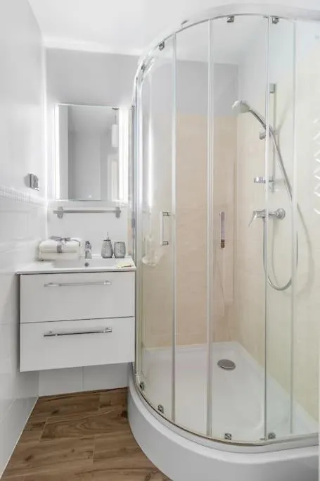 Air-Conditioned Downtown Oasis On Foot To Central Station Metro Smarttv Wifi Varsavia