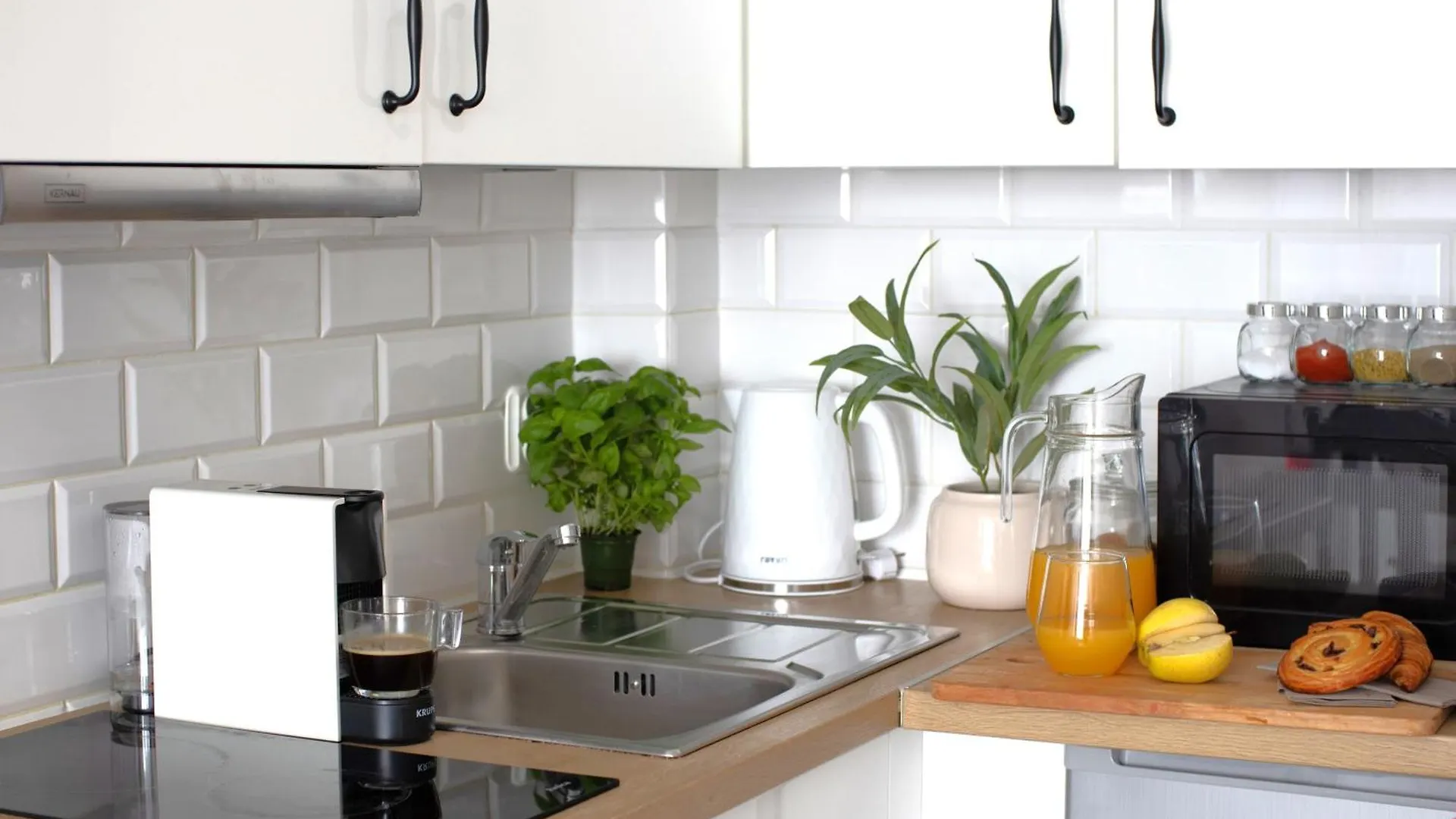 Air-Conditioned Downtown Oasis On Foot To Central Station Metro Smarttv Wifi Varsavia Polonia