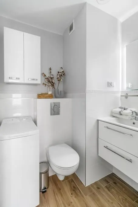 Air-Conditioned Downtown Oasis On Foot To Central Station Metro Smarttv Wifi Warsaw Apartment